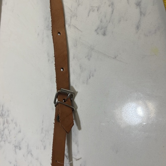 Tan Crossbody Bag with Sleek Design - Picture 11 of 12